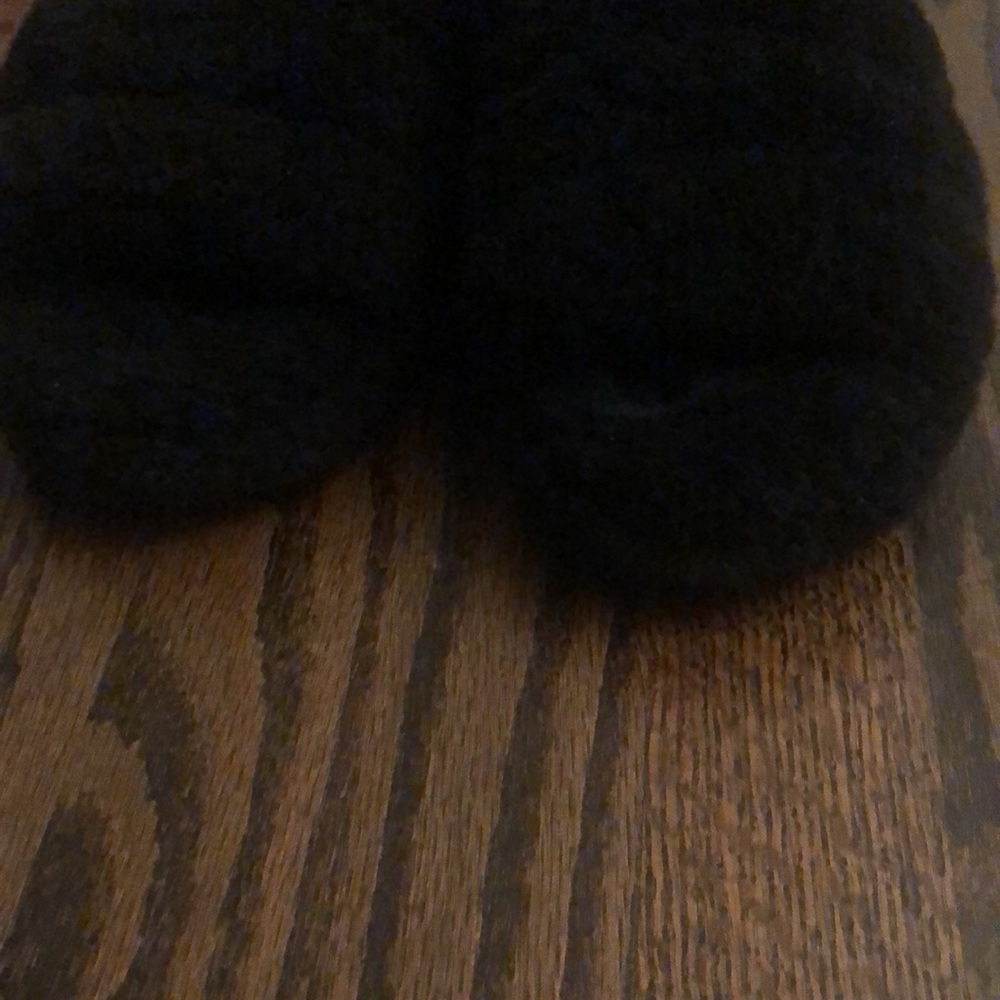 UGG Fluff Slippers - Picture 4 of 7